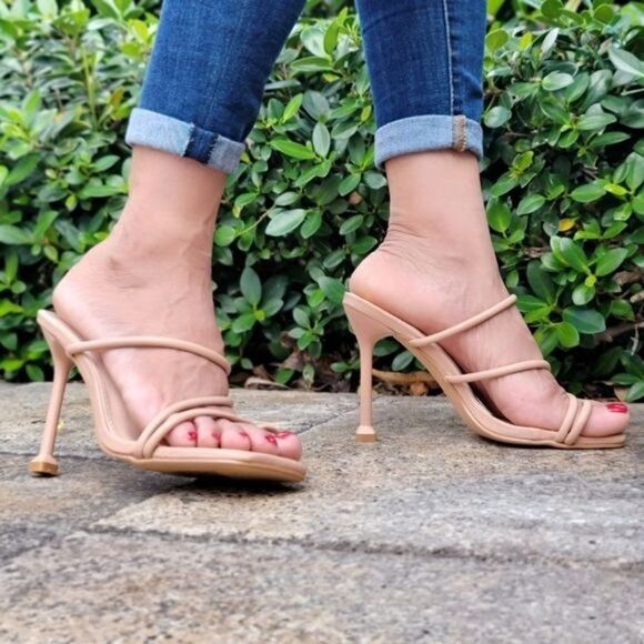 Women's Nude Square Toe Ring Sandals - Picture 3 of 7